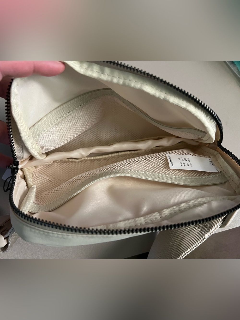 Minimalist Cream Crossbody Bag - Picture 3 of 3